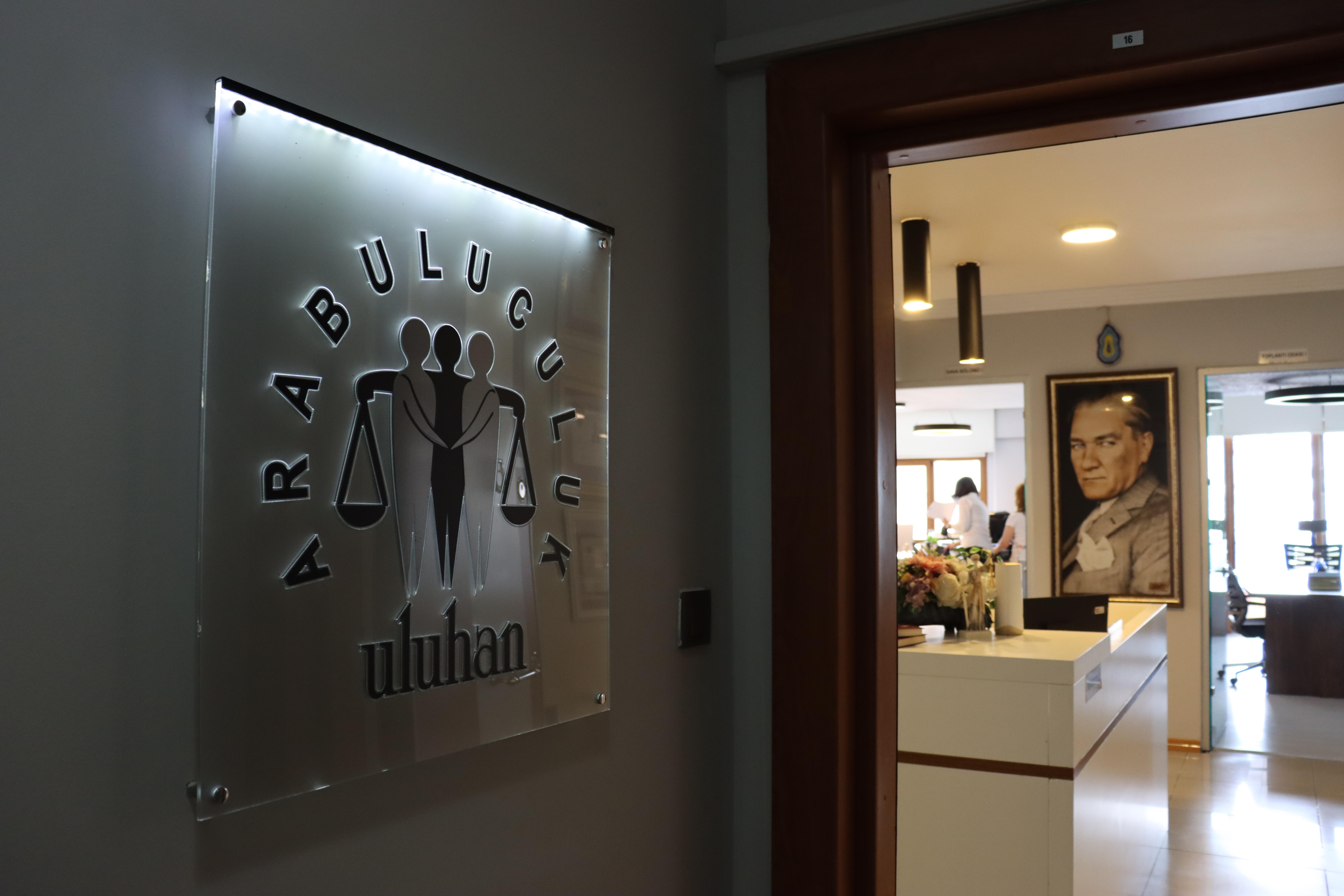 Hakkımızda - Uluhan Hukuk Bürosu