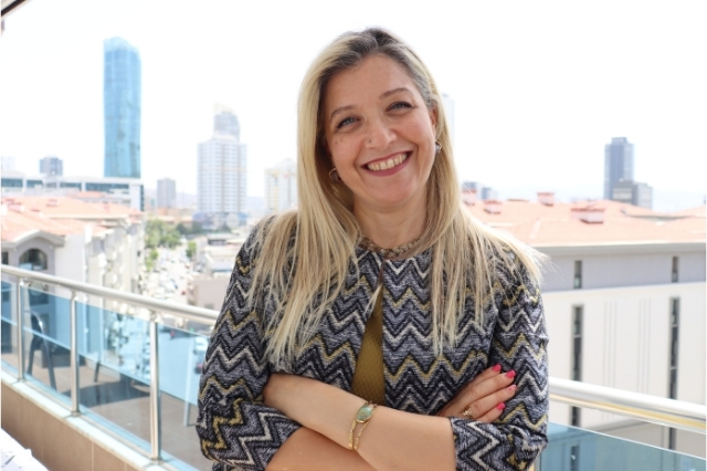 Duygu Özay - KIDEMLİ AVUKAT